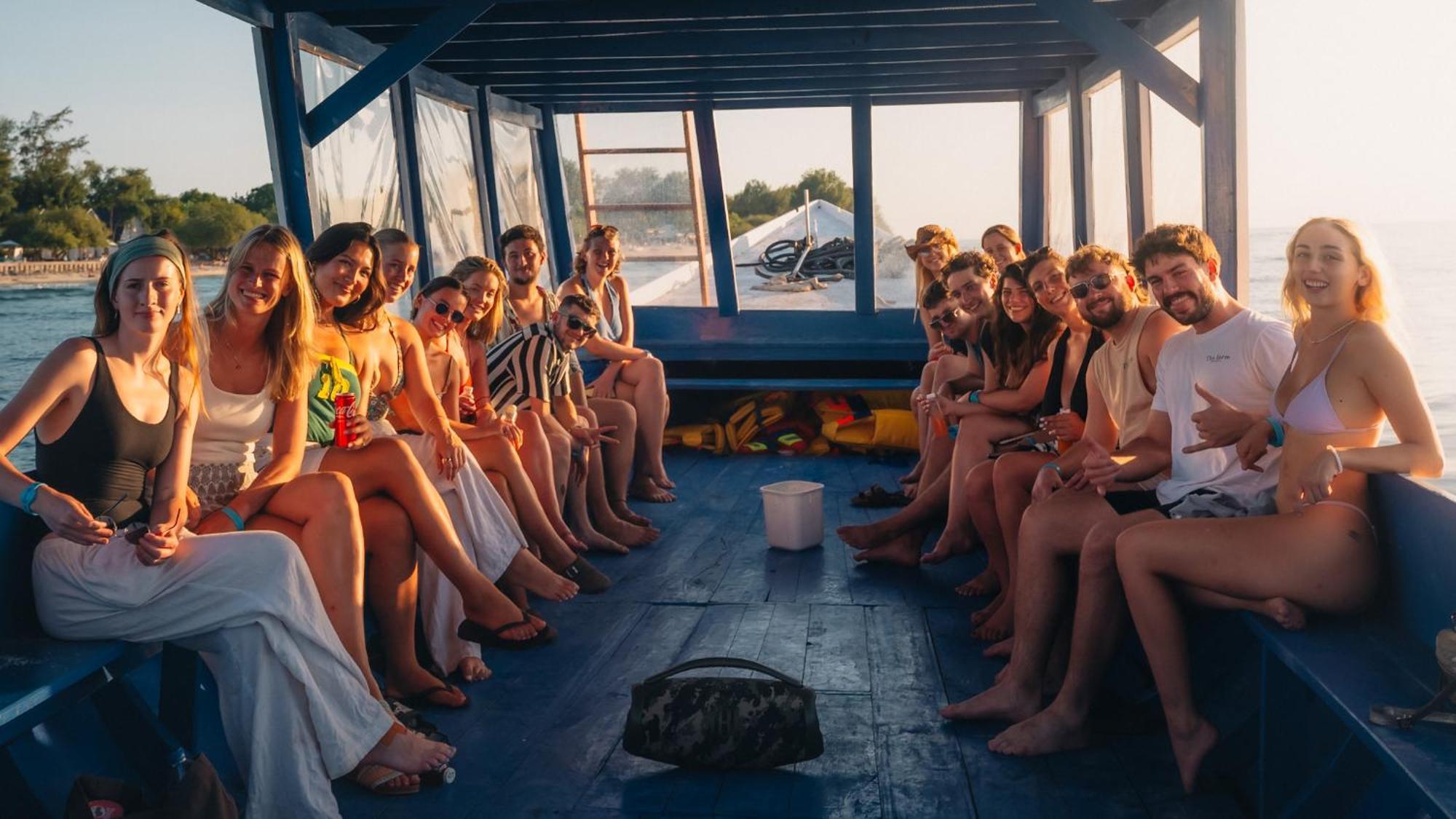 Atlas Gili Party Hostel Quần đảo Gili Ngoại thất bức ảnh