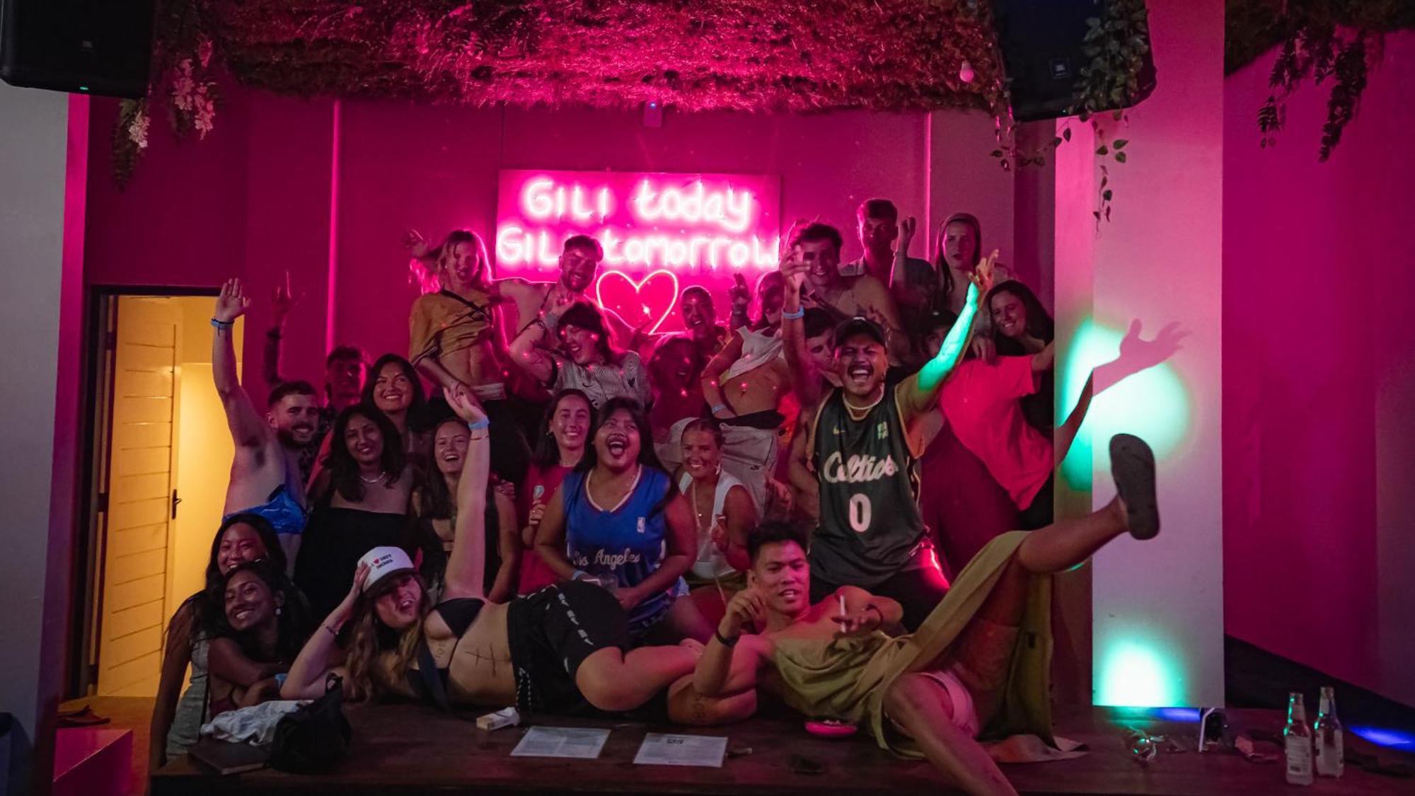 Atlas Gili Party Hostel Quần đảo Gili Ngoại thất bức ảnh