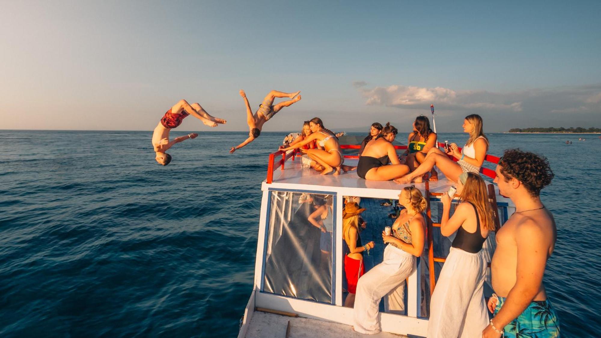 Atlas Gili Party Hostel Quần đảo Gili Ngoại thất bức ảnh
