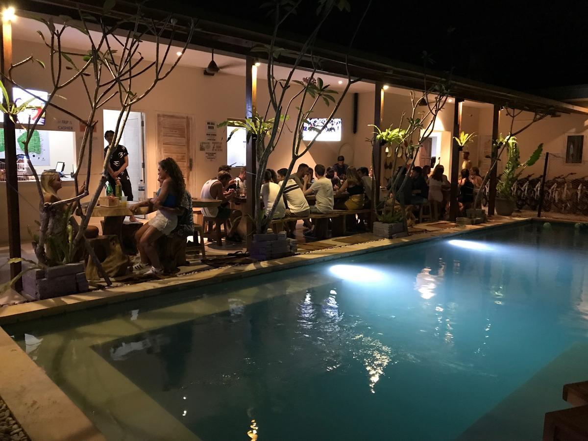 Atlas Gili Party Hostel Quần đảo Gili Ngoại thất bức ảnh