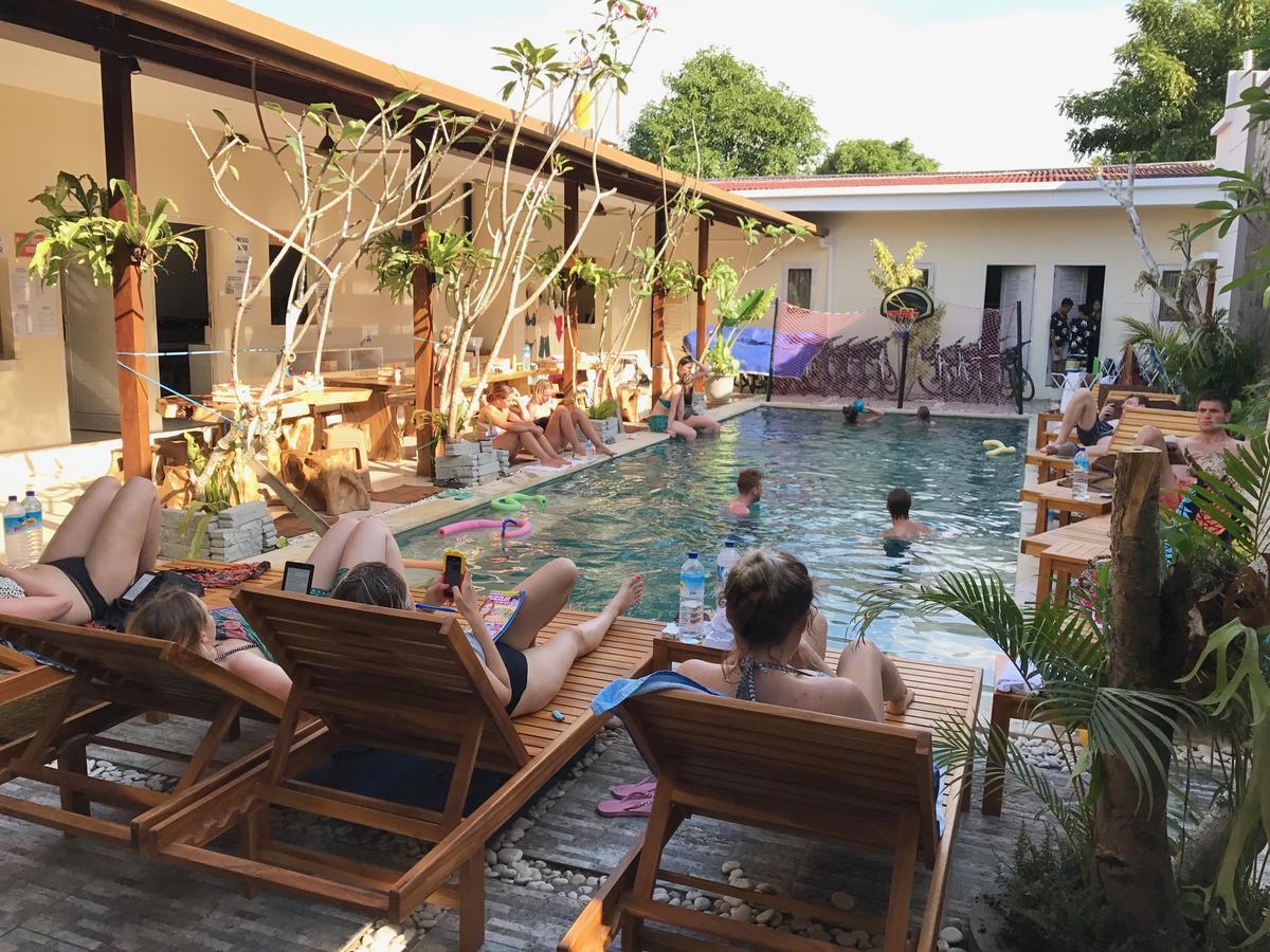 Atlas Gili Party Hostel Quần đảo Gili Ngoại thất bức ảnh