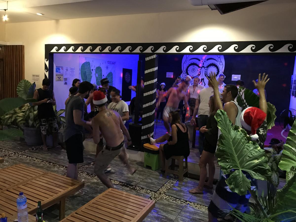 Atlas Gili Party Hostel Quần đảo Gili Ngoại thất bức ảnh