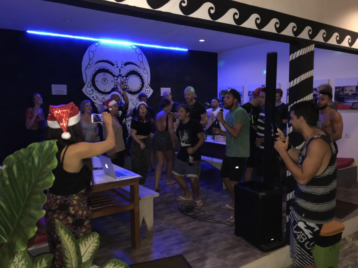 Atlas Gili Party Hostel Quần đảo Gili Ngoại thất bức ảnh