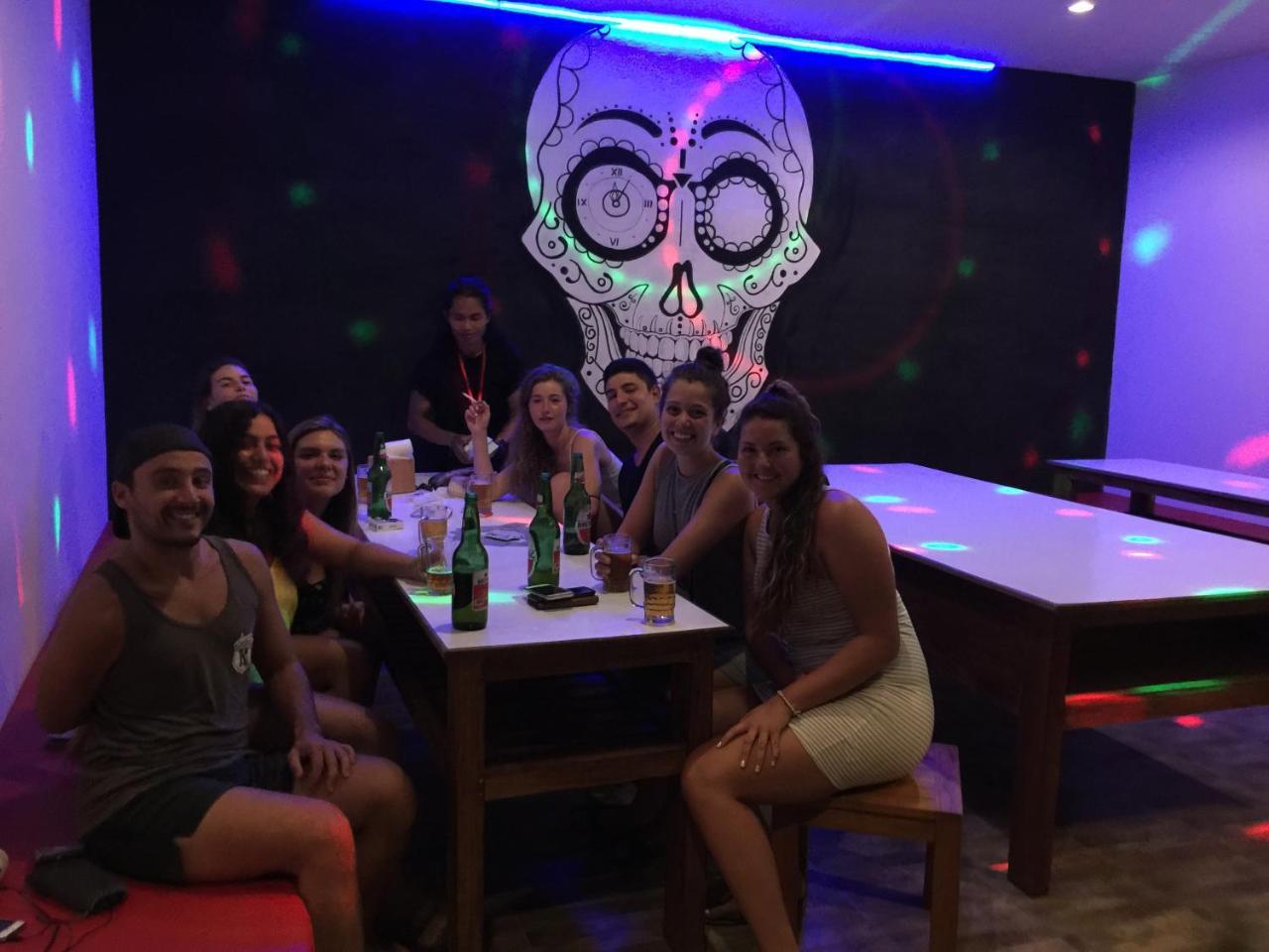 Atlas Gili Party Hostel Quần đảo Gili Ngoại thất bức ảnh