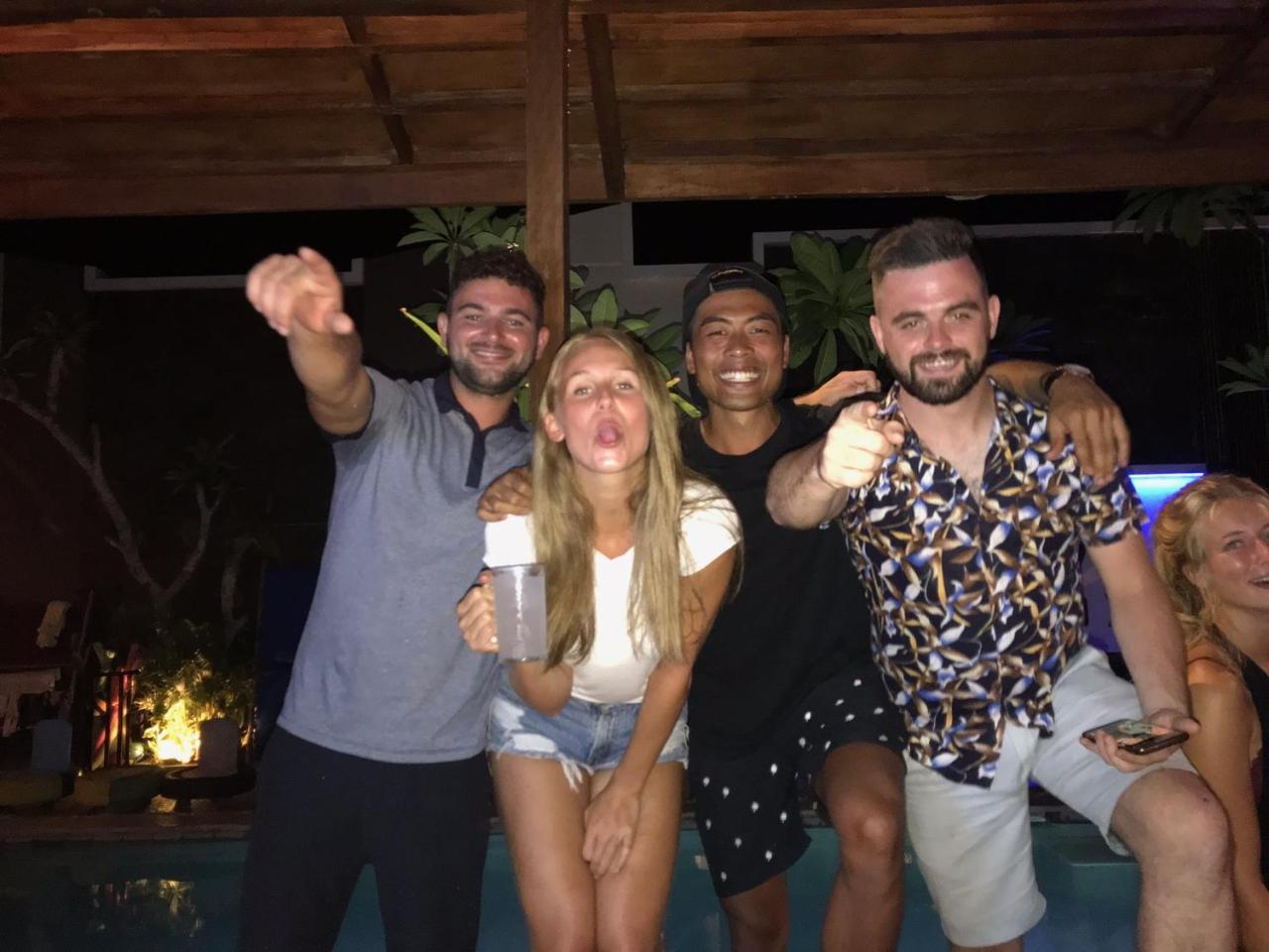 Atlas Gili Party Hostel Quần đảo Gili Ngoại thất bức ảnh