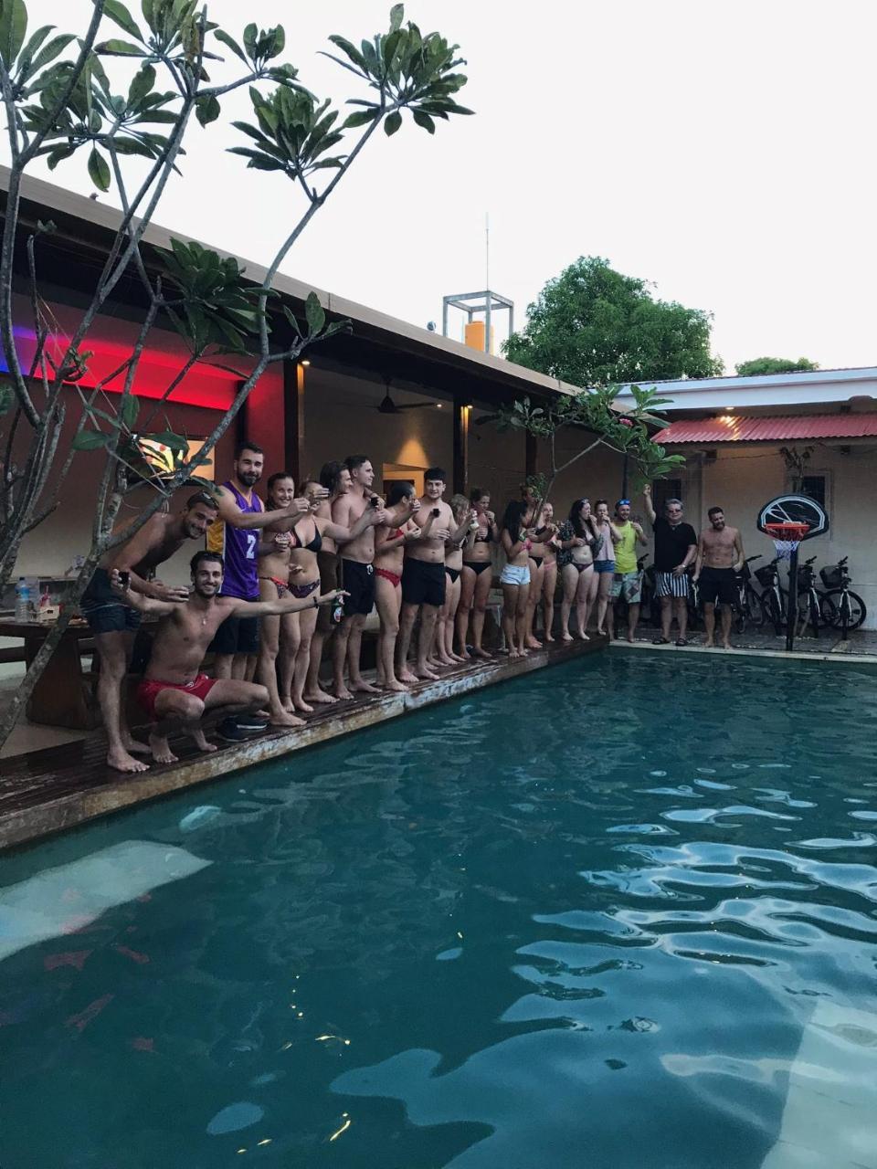 Atlas Gili Party Hostel Quần đảo Gili Ngoại thất bức ảnh